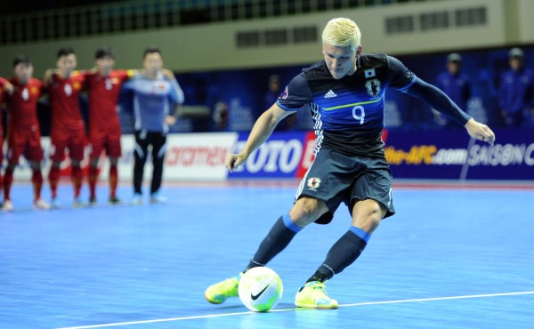 Các lỗi cơ bản trong luật thi đấu futsal