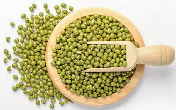 Khoảng 347 calo được tìm thấy trong 100g đậu xanh sống