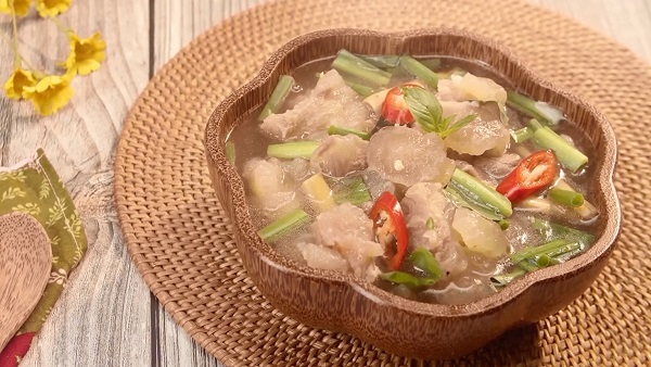 Canh gân bò rau củ