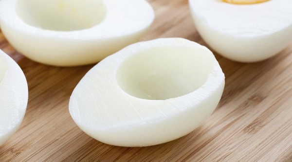 Lòng trắng trứng chỉ chiếm một phần nhỏ, khoảng 17-20 calo/quả