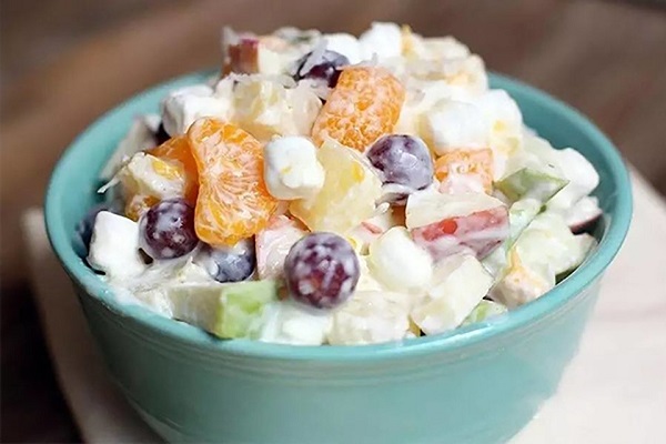 Salad trái cây với sữa chua không đường